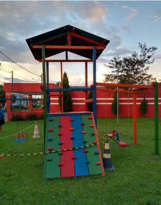 Aluga-se casa no  bairro novo condomínio Iris