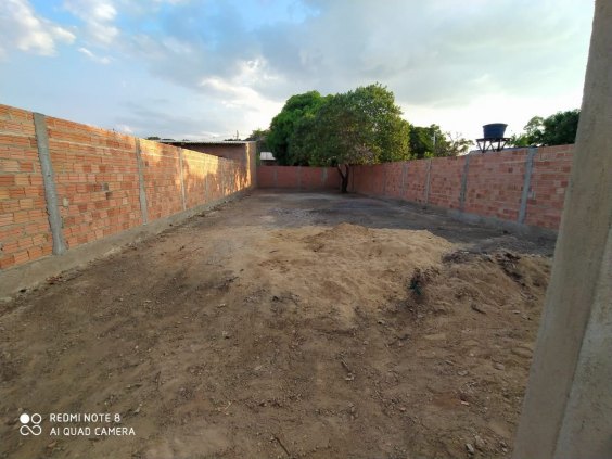 Vende-se terreno localizado no bairro Mariana Tamanho 10x25 