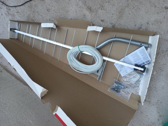 Antena externa UHF para canais locais 