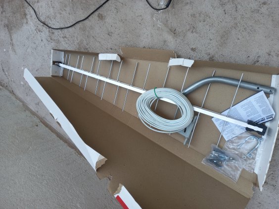 Antena externa UHF para canais locais 