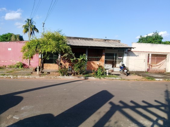 Vende-se está casa