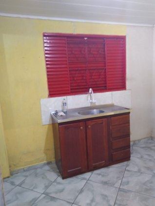 Vende-se uma Casa no Bairro Flodoaldo Pontes Pinto.