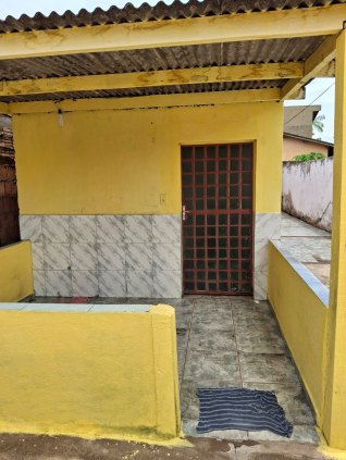 Vende-se uma Casa no Bairro Flodoaldo Pontes Pinto.