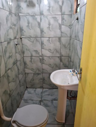 Vende-se uma Casa no Bairro Flodoaldo Pontes Pinto.