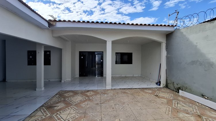 Casa com 4 quartos na zona sul