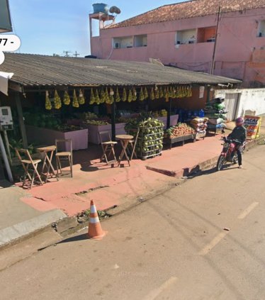 Vende-se este imóvel na Av.jatuarana R$ 700.000,00