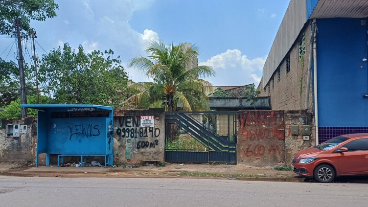 Terreno na Almirante Barroso ao lado da Norte Frio há 50 metros da Jorge Teixeira. 