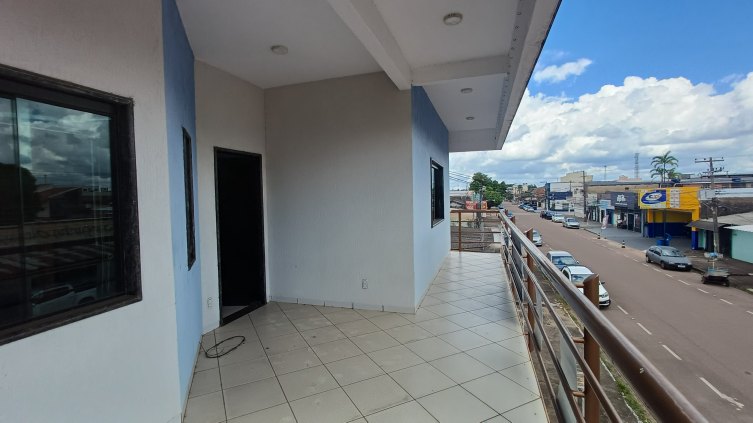 Excelente ponto comercial com Residência na Parte superior. Localizado na Rua Salgado Filho 2436 Sub Esquina com Rua Quintino Bocaiuva. São Cristóvão