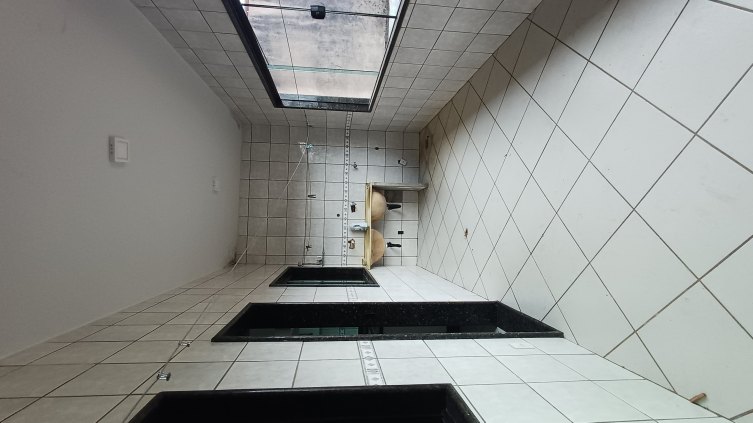 Excelente ponto comercial com Residência na Parte superior. Localizado na Rua Salgado Filho 2436 Sub Esquina com Rua Quintino Bocaiuva. São Cristóvão
