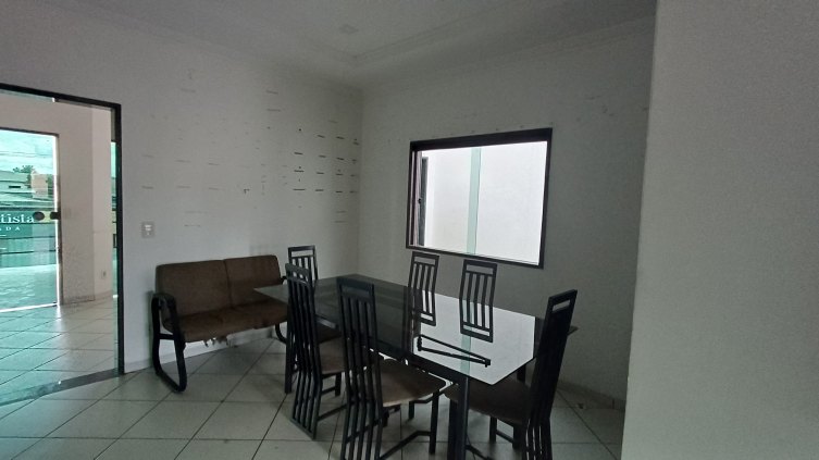 Excelente ponto comercial com Residência na Parte superior. Localizado na Rua Salgado Filho 2436 Sub Esquina com Rua Quintino Bocaiuva. São Cristóvão