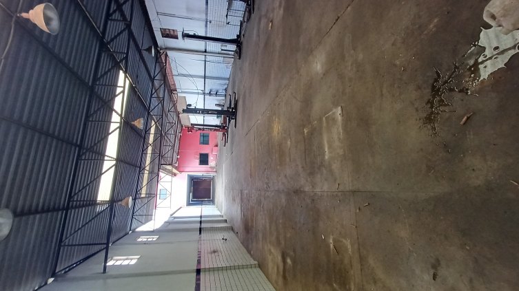 Excelente ponto comercial com Residência na Parte superior. Localizado na Rua Salgado Filho 2436 Sub Esquina com Rua Quintino Bocaiuva. São Cristóvão