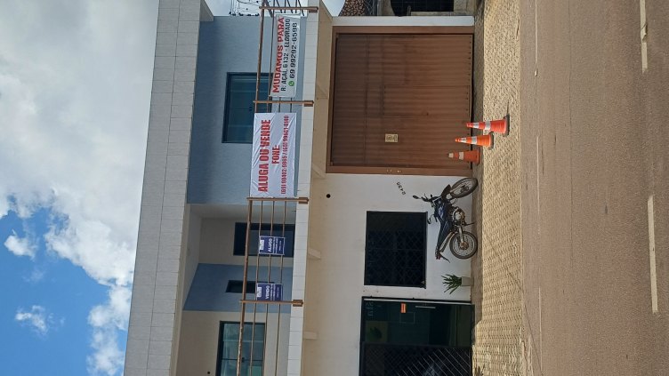 Excelente ponto comercial com Residência na Parte superior. Localizado na Rua Brasília sub esquina com Rua Quintino Bocaiuva. São Cristóvão
