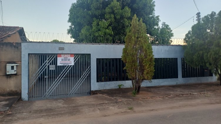 Ótima Casa localizada há 100 metros Sup. Nova Era