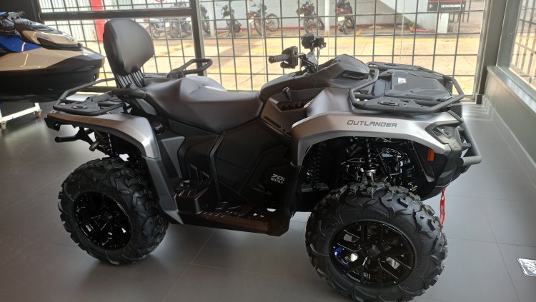 Outlander Max XT 700