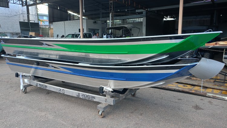 Embarcação BOAT BRASIL+ Motor de Popa YAMAHA!