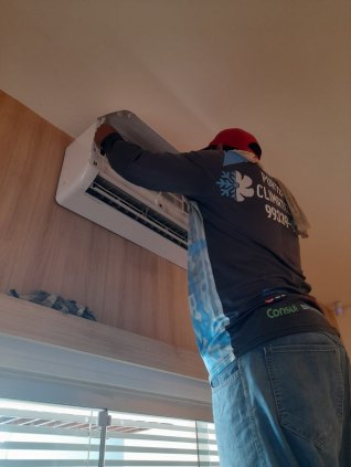 Limpeza e Manutenção de ar condicionado 