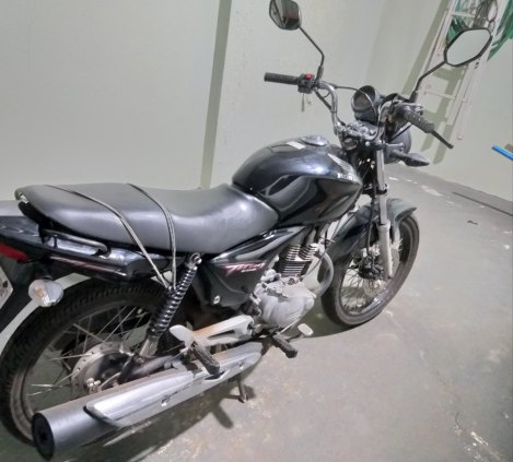 Moto Titan 150 ES