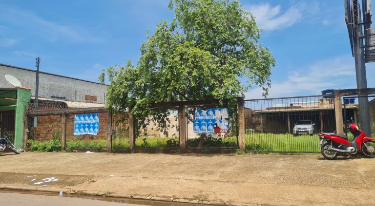 Terreno a venda na Rua Sucupira Medindo 436 m² 