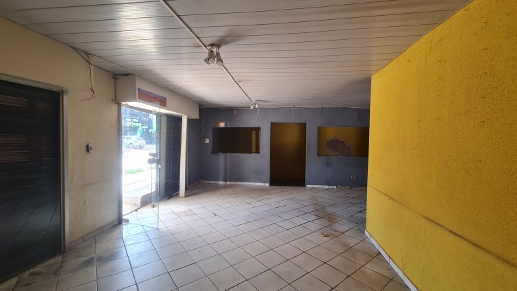 Aluga-se imóvel comercial na Avenida Campos Sales