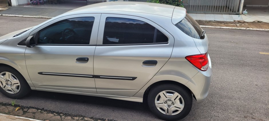 Chevrolet Onix Joy 1.0 Completo ano 2018
