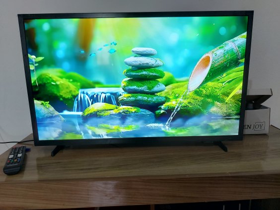 Tv 32 polegadas ainda no plastico