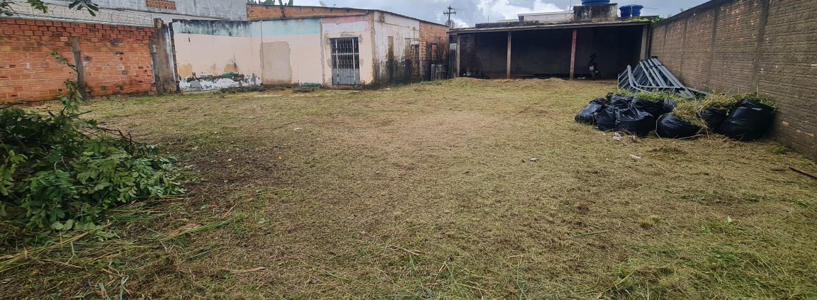 Vende-se este terreno R.Sucupira medindo 17 por 25