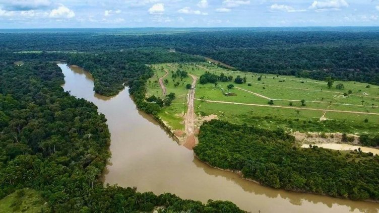 Chácaras com praia no verão