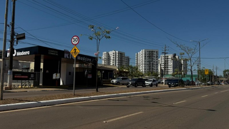 Aluga-se e apartamento no condomínio águas do Madeira