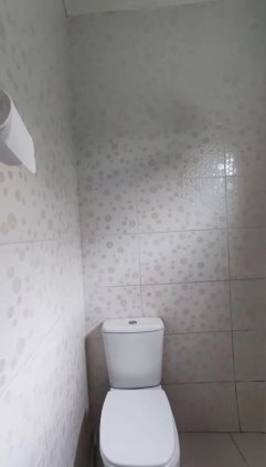 Aluga-se uma casa com 3 quartos, na Rua Abunã, entre Marechal e Terreiro Aranha (área central)