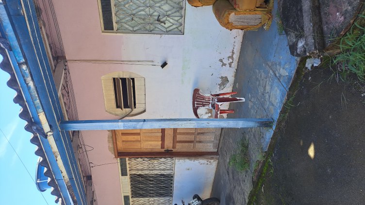 CASA À VENDA