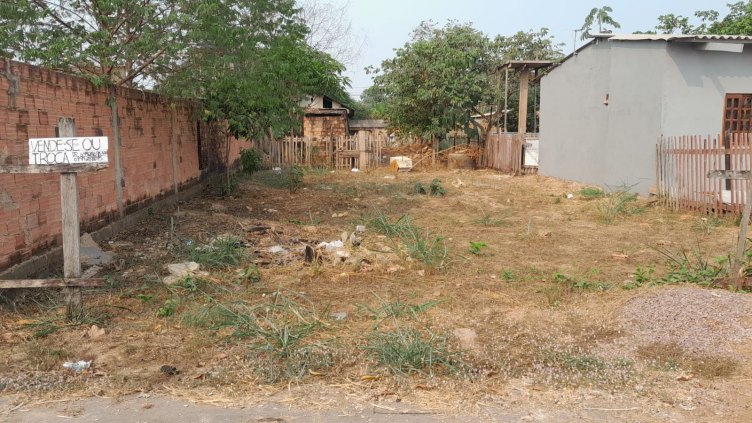 Terreno limpo com boa localização 