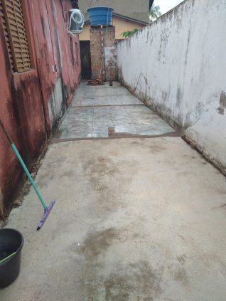 Vende-se uma casa no Bairro Flodoaldo Pontes Pinto 