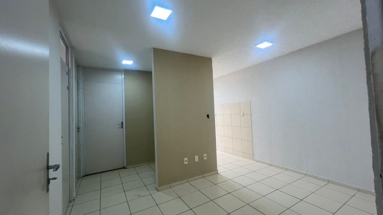 Aluga-se um ap no condomínio Porto Bello 04 R$ 1.000 não paga água e energia 