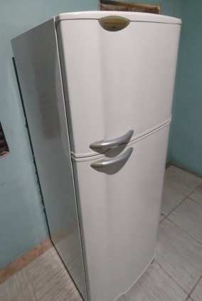 Geladeira usada bem conservado 