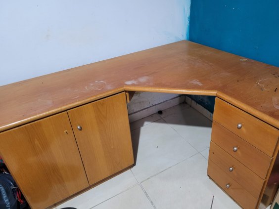 Mesa de escritório em L