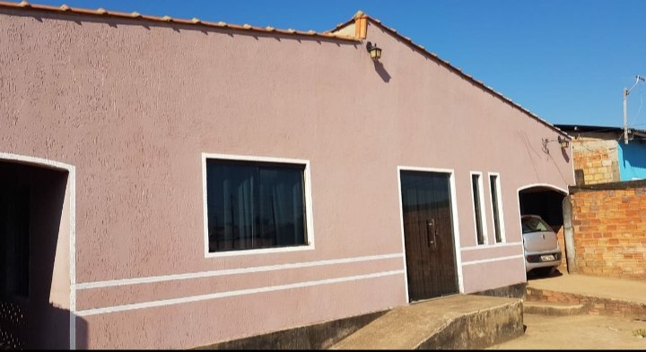 Vende se está CASA EM CANDEIAS DO JAMARI 