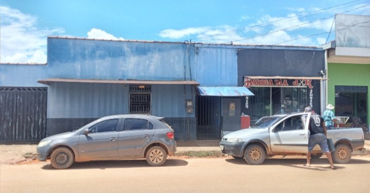 VENDE SE VILA DE AP COM PONTOS COMERCIAIS EM TRIUNFO RO. 