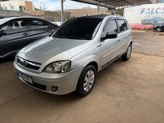 Carro Corsa 1.4 completo