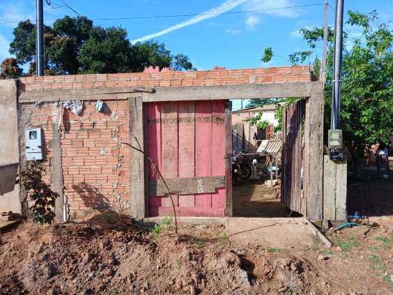 VENDO OU TROCO CASA