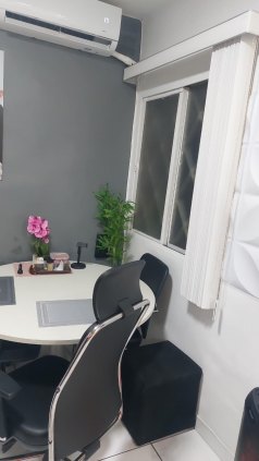 vende-se um apartamento no condomínio santa bárbara.