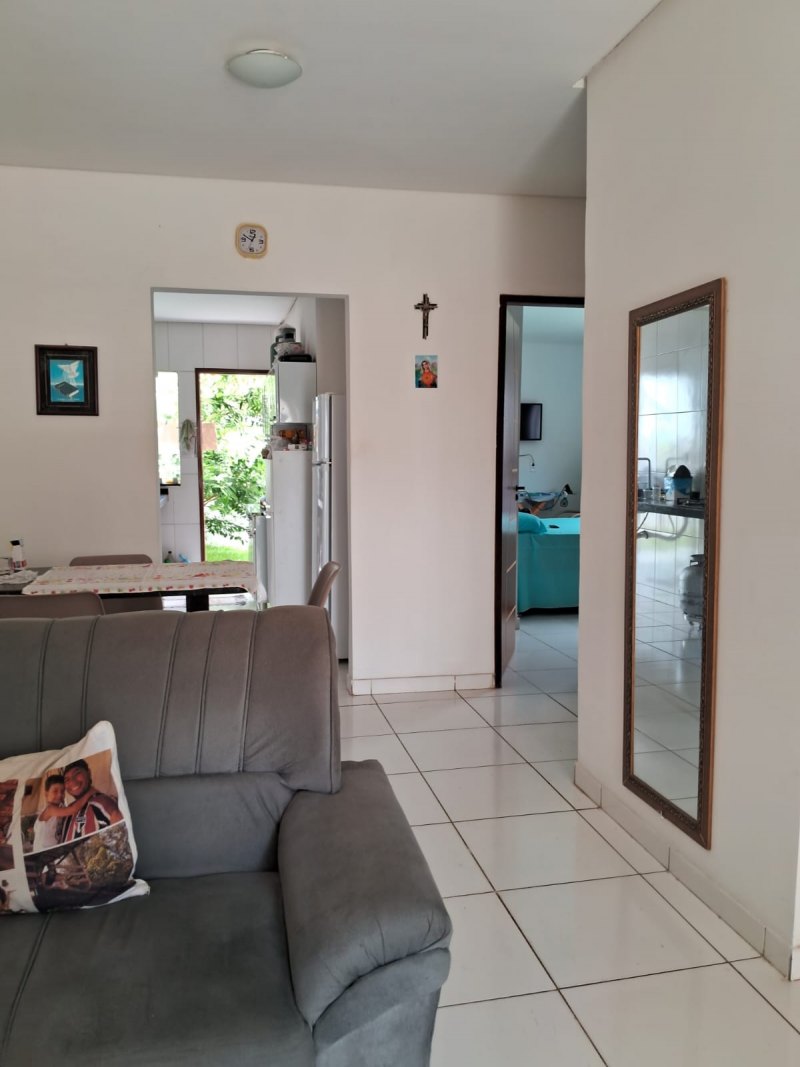 LINDA CASA EM CONDOMINIO FECHADO 