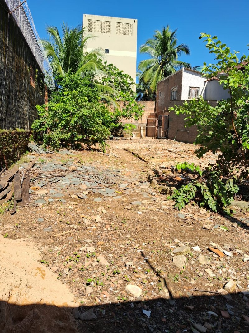 Ótima casa, piscina e Apto. à venda: