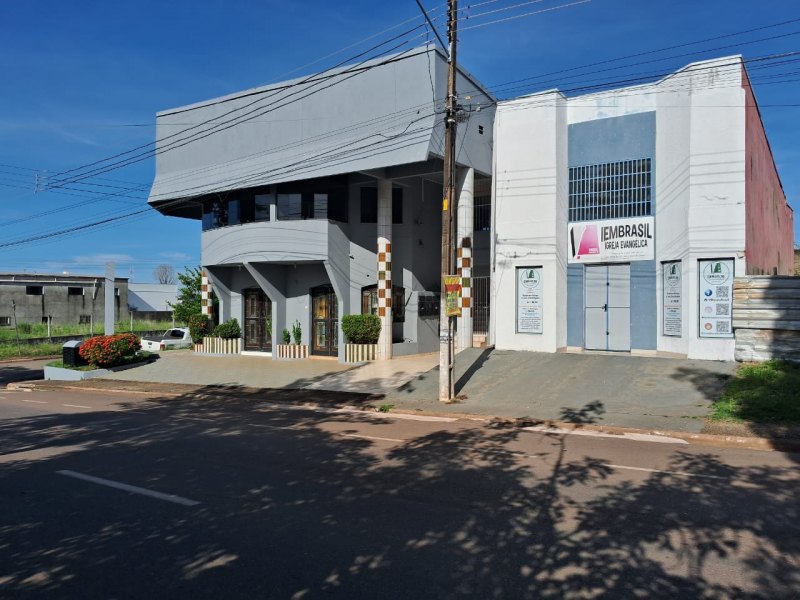 VENDE-SE NO DINHEIRO, 2 PRÉDIOS PEQUENOS; BOA ENGENHARIA E ARQUITETURA 