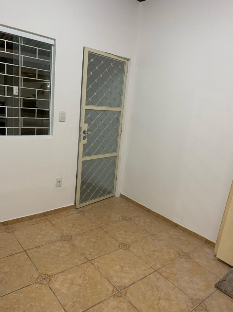 ALUGO APARTAMENTO 