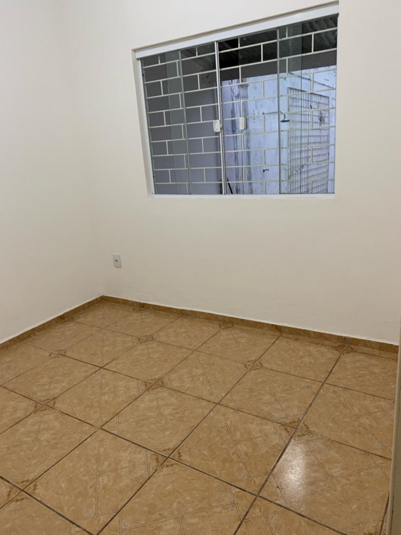 ALUGO APARTAMENTO 