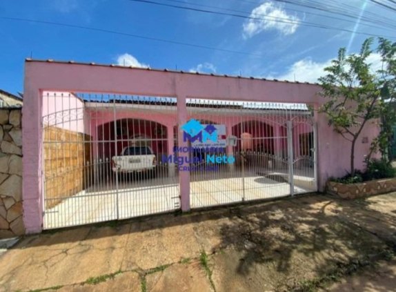 Vende-se essa casa no bairro Igarapé 