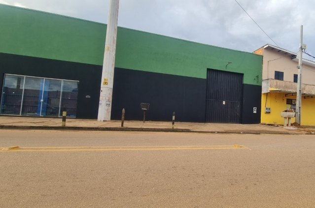 Galpão a venda com rendimento na Rua Alexandre Guimarães 940m²