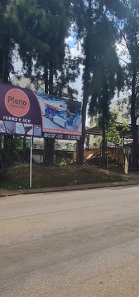 Vende-se terreno na Avenida Jatuarana medindo 12 por 25 /R$ 600.000