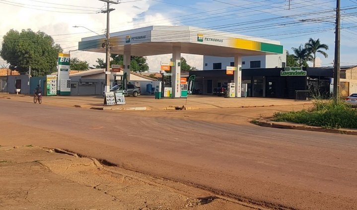 Vende-se este posto de combustível na R.Benedito Inocêncio 