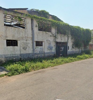 Vende-se este imóvel antigo Ginásio do Clube Flamengo 